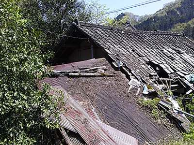 廃屋の小屋（作業前）