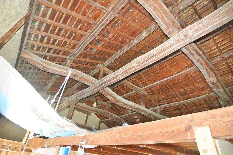 板間部分の天井の梁