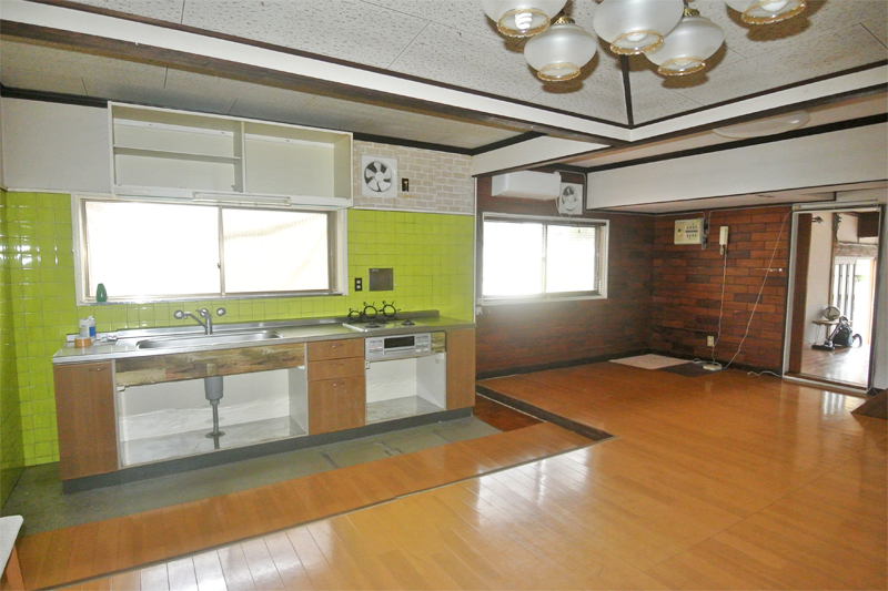 母屋1階:LDK(キッチン)