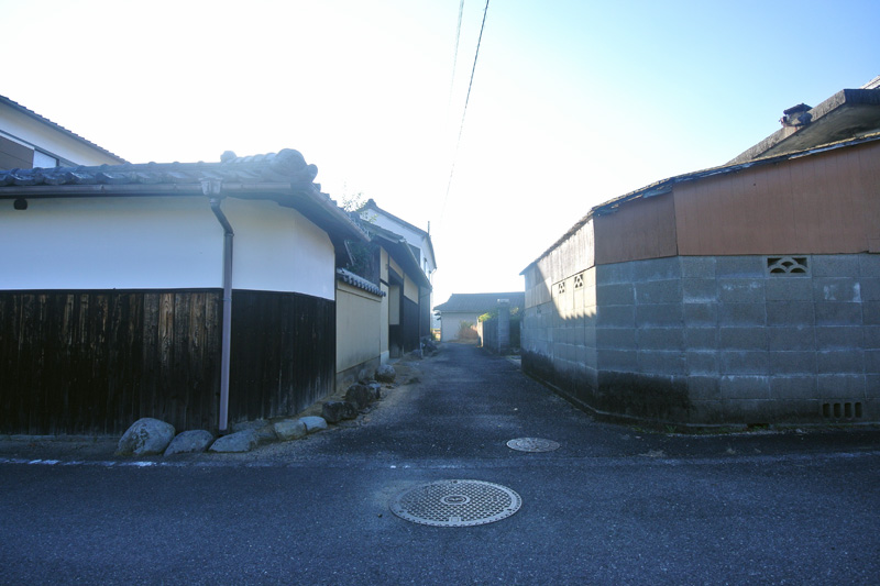 接面道路(南側・約2.0m)