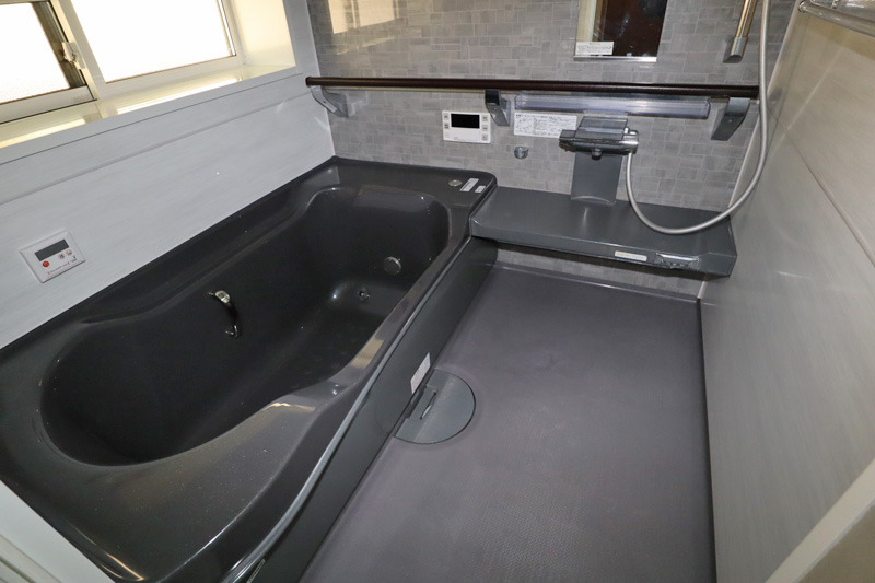 1階:ユニットバス