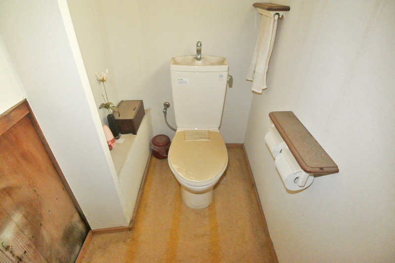 母屋1階:水洗トイレ