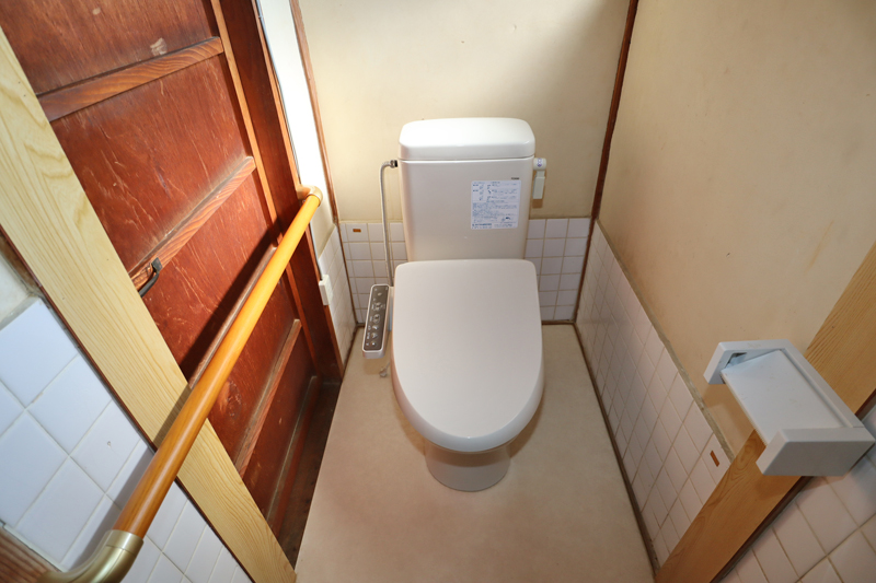 母屋1階:簡易水洗トイレ